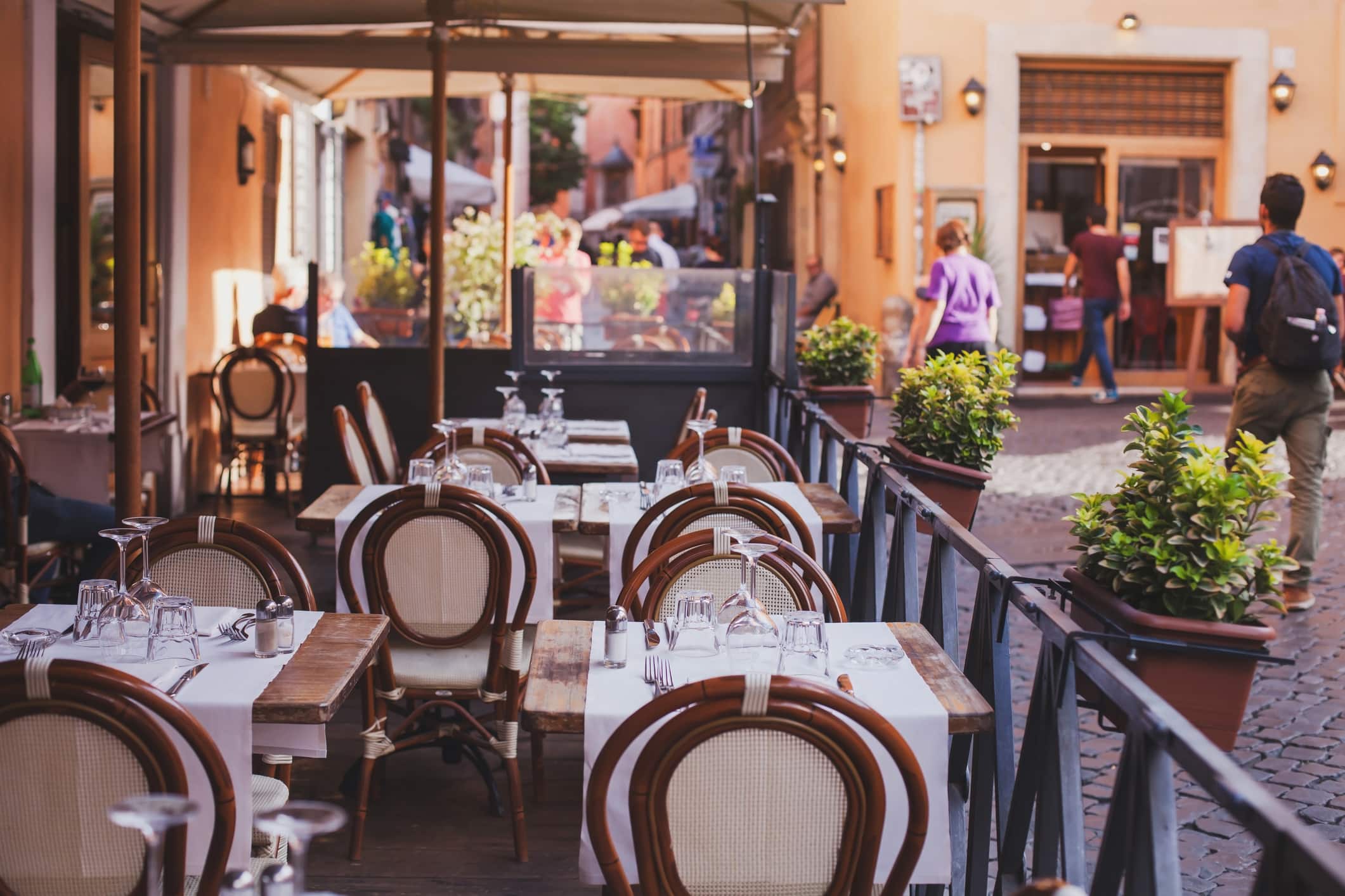 The Pros and Cons of 9 Restaurant Location Types